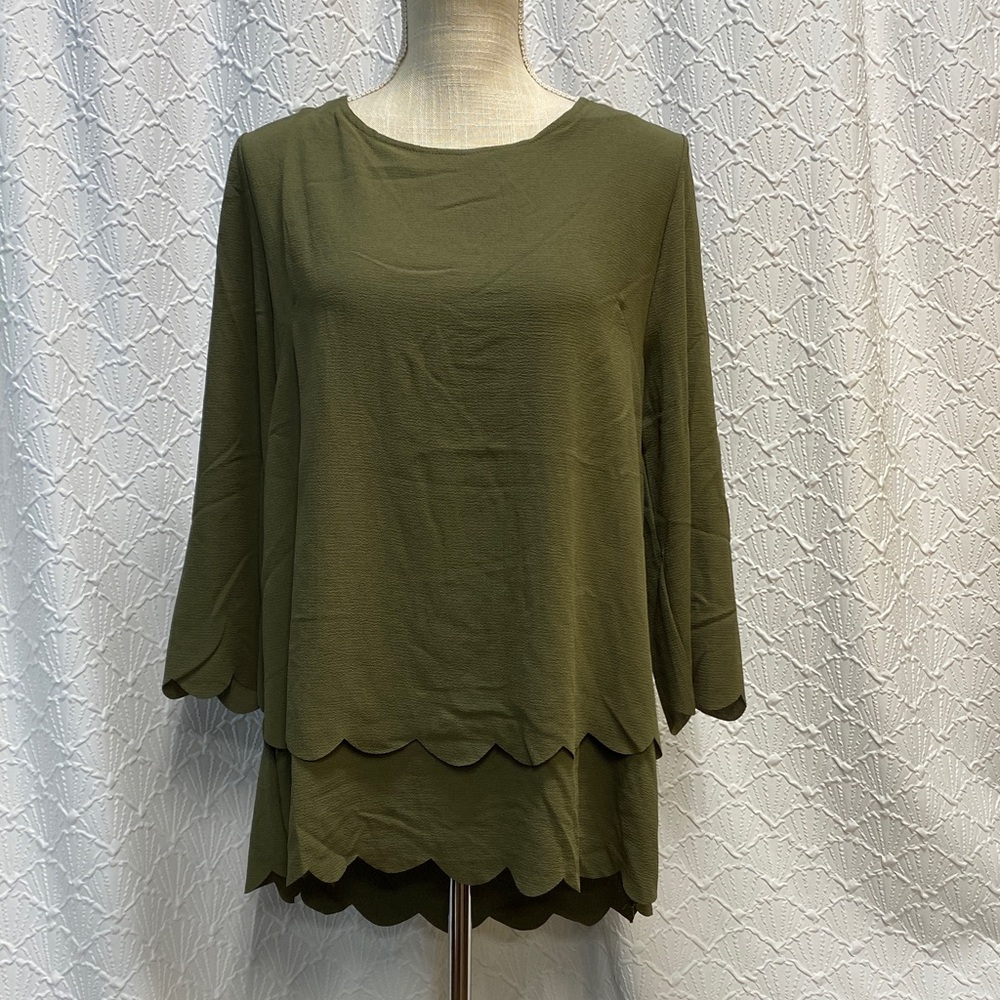 Entro size large‎ Olive Green Scalloped Blouse open wrap back flowy soft dressy